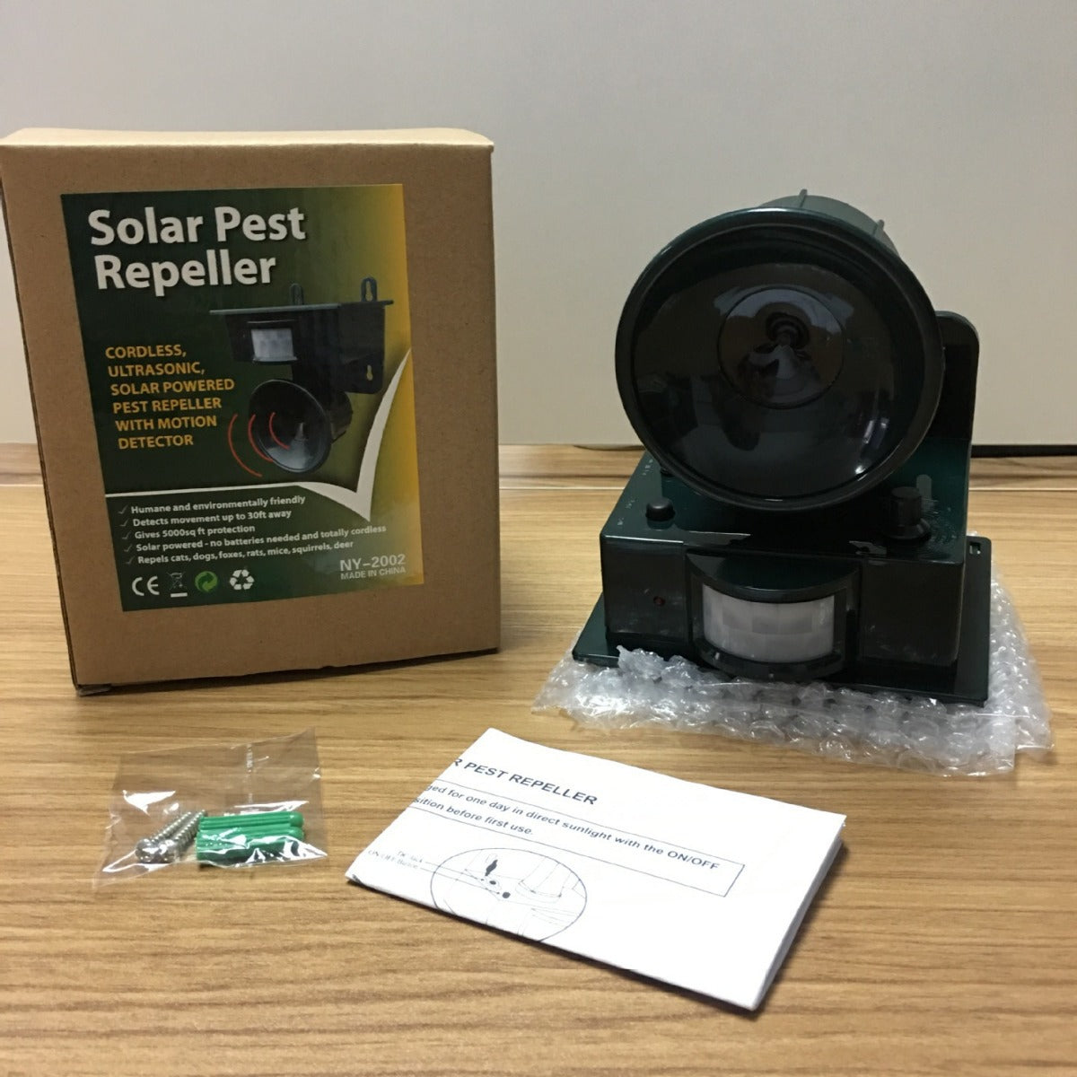 Solar Ultrasonic Rodent Repeller Cat Deterrent Dog Repeller Animal Repeller Bird Repeller Outdoor Waterproof Bird Scare Device